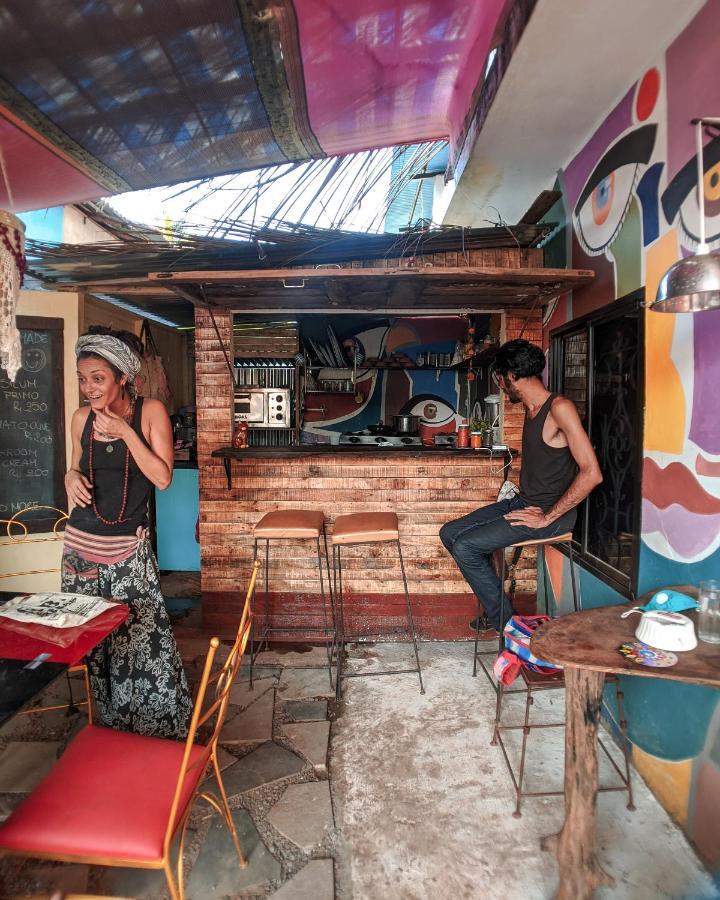 Green Rover Hostel By Gypstead Vagator Exterior foto